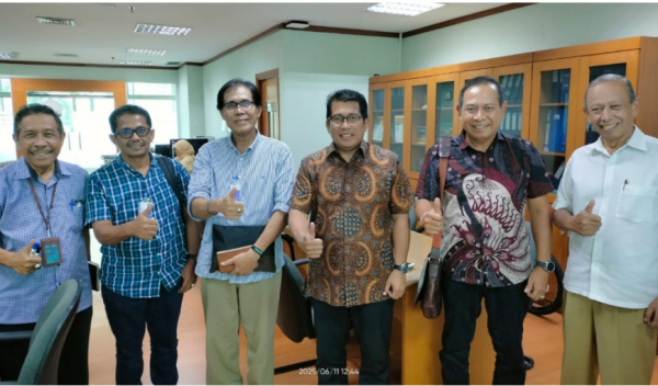 Ketua Umum IKPLN Pusat, Syamsul Huda menerima audiensi Sekretaris Jenderal (Sekjen) Himpunan Pengusaha Menengah Kecil Indonesia (HIPMIKINDO) 